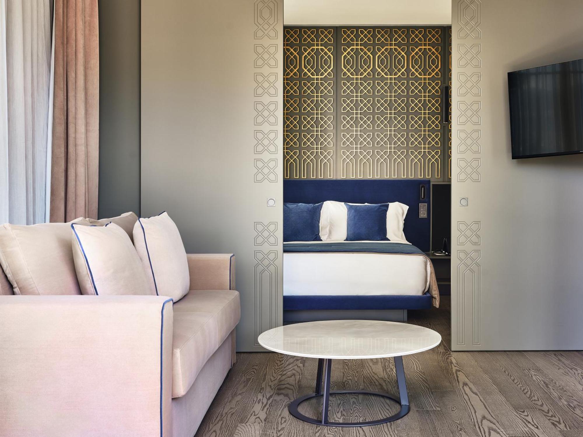 Corner Suite