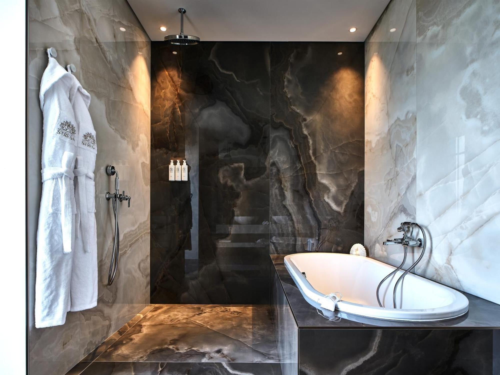 Royal Suite Lake View